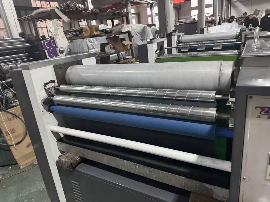 Nasa produksyon ang YF-920C Industrial-grade Embossing Machine ng NEW STAR!