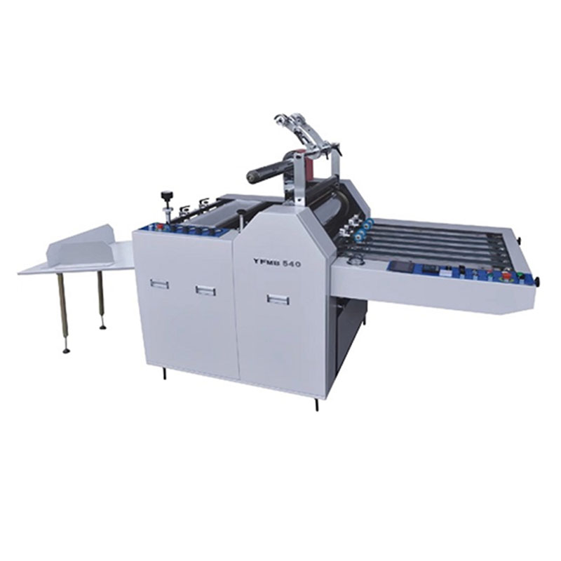 Maliit na semi-auto laminating machine
